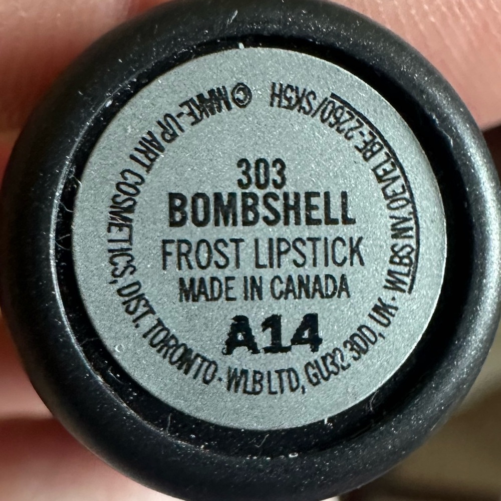 ** LAST ONE ** ππ BOMBSHELL a MAC FROST LIPSTICK. RETAIL $23. **NEW IN THE BOX. - Picture 9 of 10